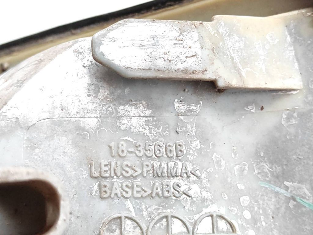 Audi A4 S4 B5 8D 1997 front left turn indicator light 183566B 