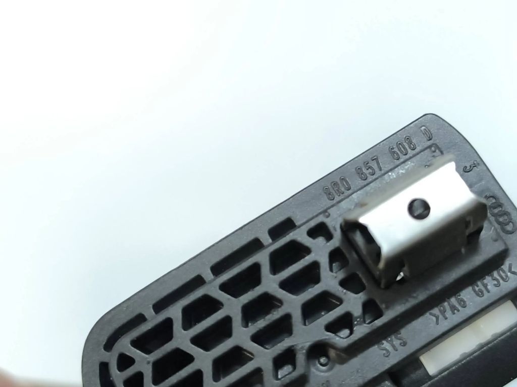 Audi Q5 SQ5 2013 Rear left interior roof grab handle 8P0857608D 