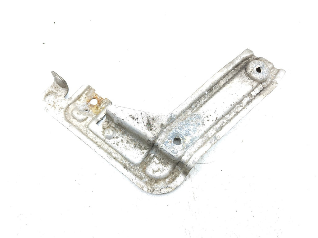 BMW E61 530D 170kW 2006 Left Side underfloor trim bracket 7152821