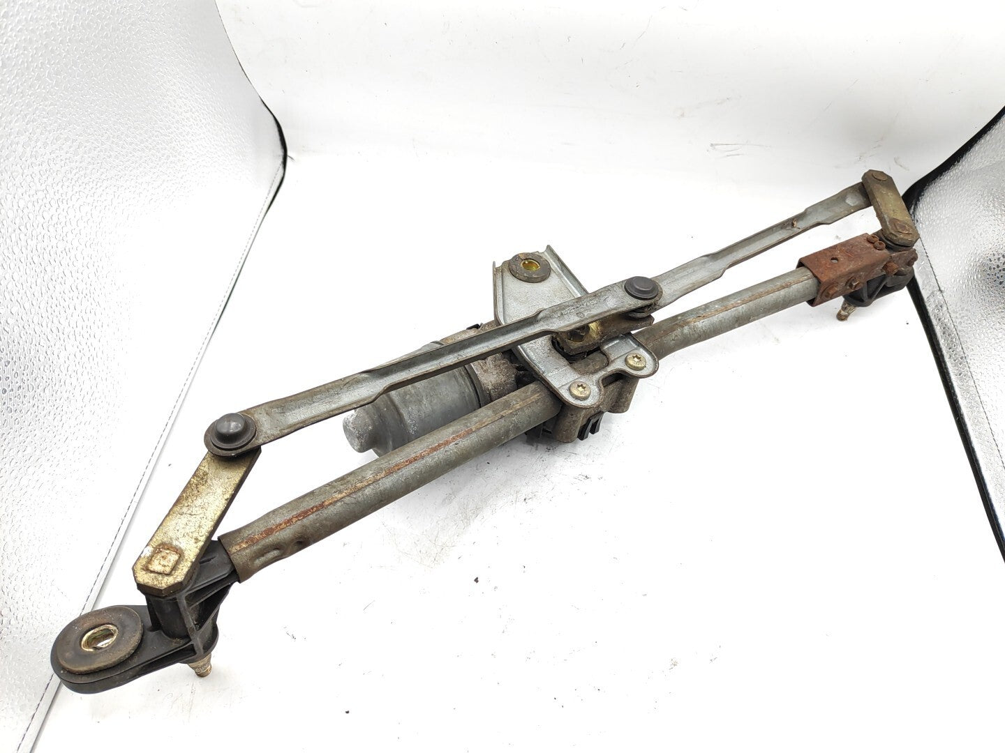 Alfa Romeo 147 2.0 Twin Spark 2004 LHD Front Wiper Linkage Motor 0390241514