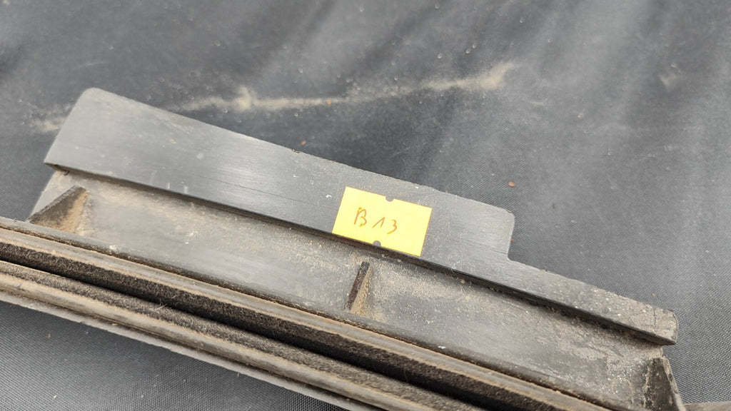 Alfa Romeo 147 1.9JTD 2004 Front Right Door Window Guide 46553910