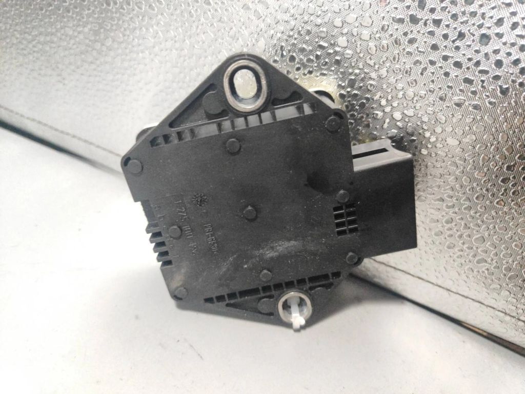 BMW 5 E60 E61 2006 ESP acceleration yaw rate sensor 6770137 