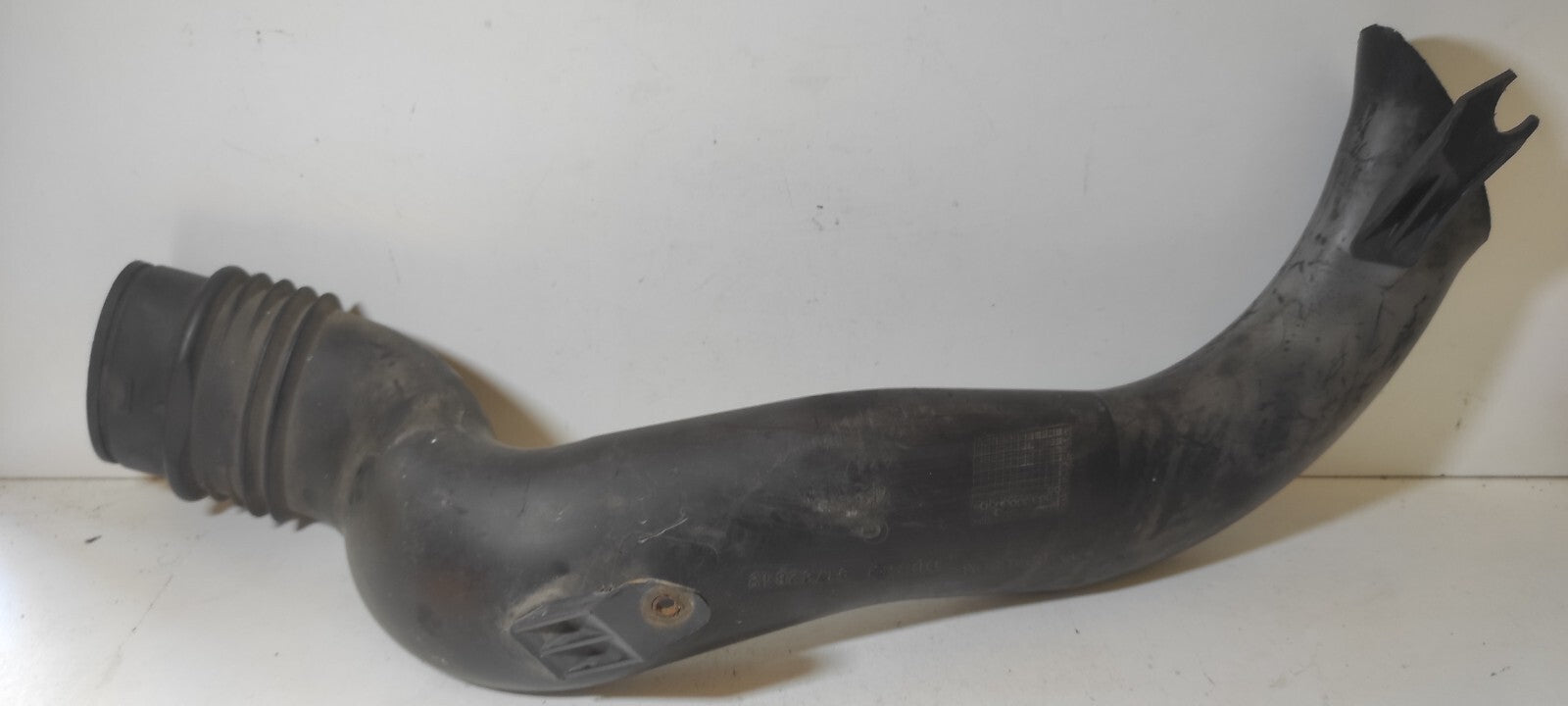 Alfa Romeo 159 1.9JTDM 88kW 2008 Diesel Engine Air Intake Pipe Hose 51782843