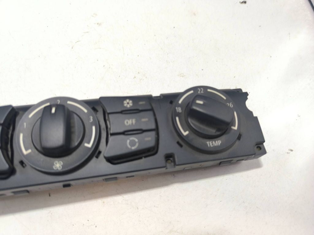 BMW 5 E60 E61 2005 Climate control unit module 6942682 