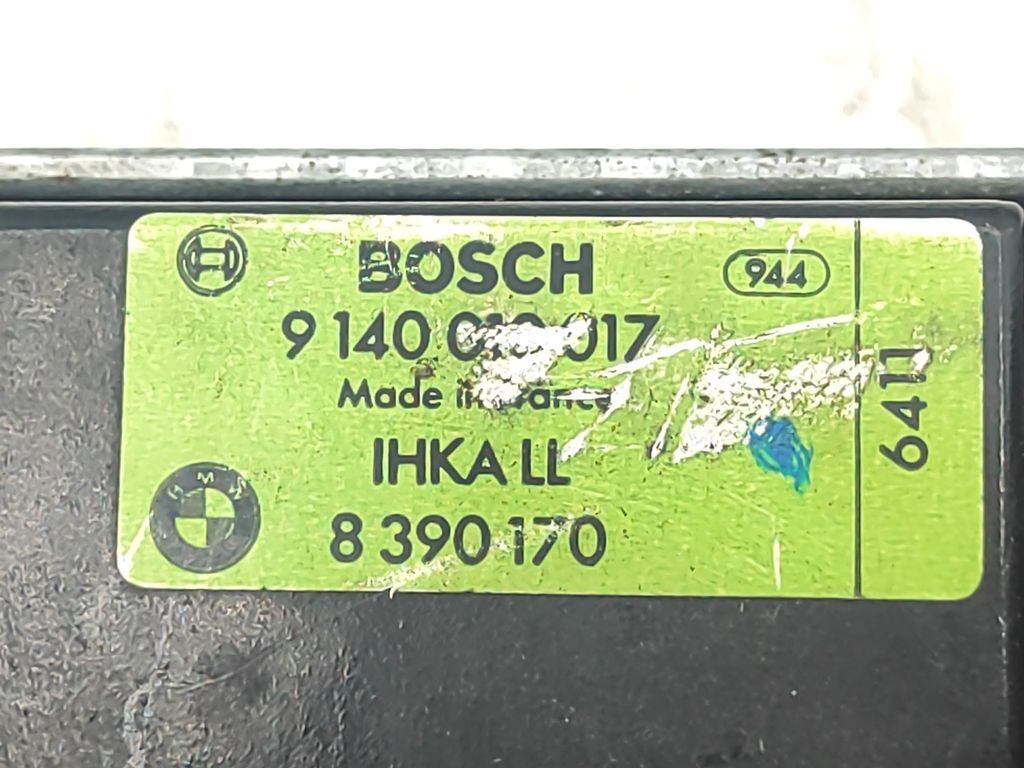 BMW 5 E34 1992 AC Climate control unit module switches 8390170 