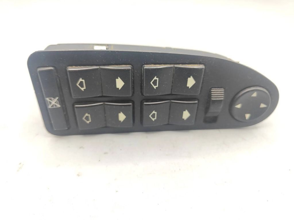 BMW 5 Series E39 2002 LHD Front Electric window control switch 8368966 