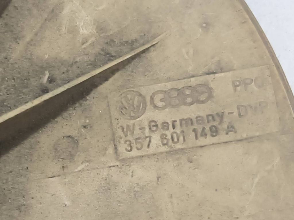 Volkswagen Golf III 1991 plastic wheel cap 357601149A 