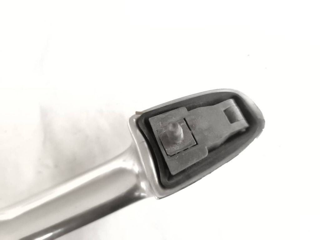 Alfa Romeo 147 1.9JTD 85kW 8V 2005 LHD front left door exterior handle 