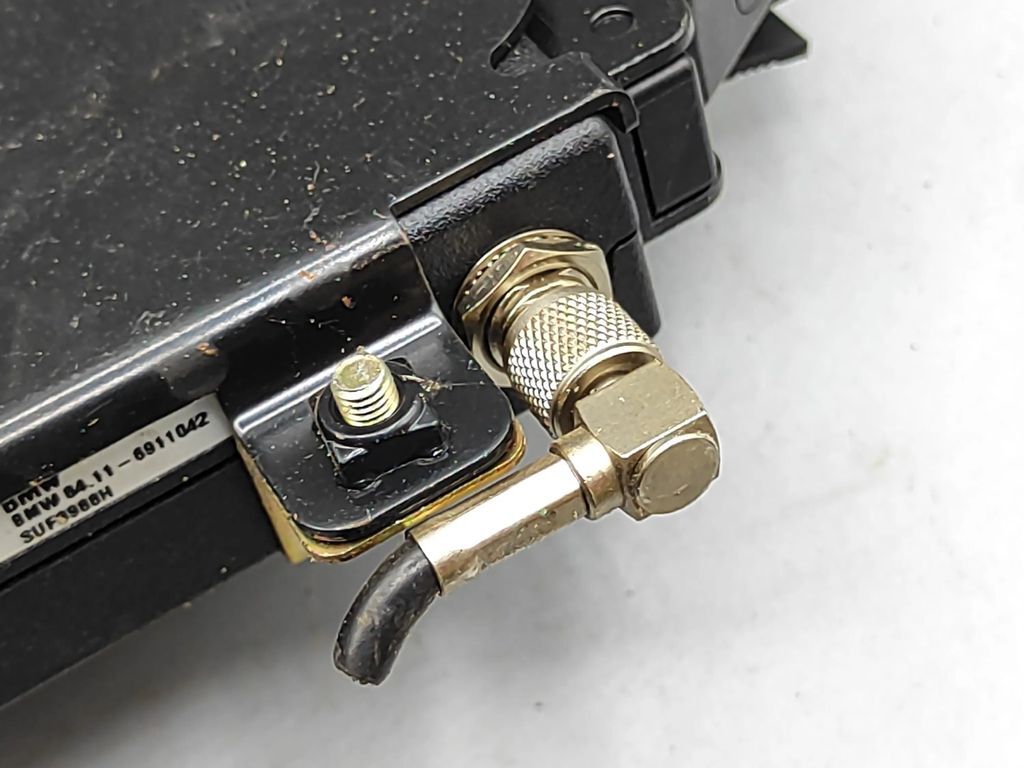 BMW 5 E39 1999 Aerial antenna amplifier receiver module 84116911042 