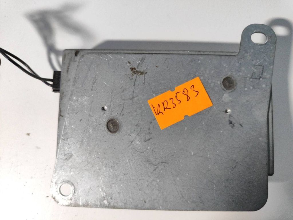 Audi A4 S4 B6 8E 8H 2002 Radio Aerial antenna amplifier 8E9035225 