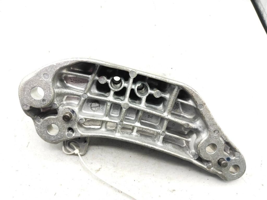 PEUGEOT 3008 2020 1.2 PureTech GEARBOX BRACKET 9813721980