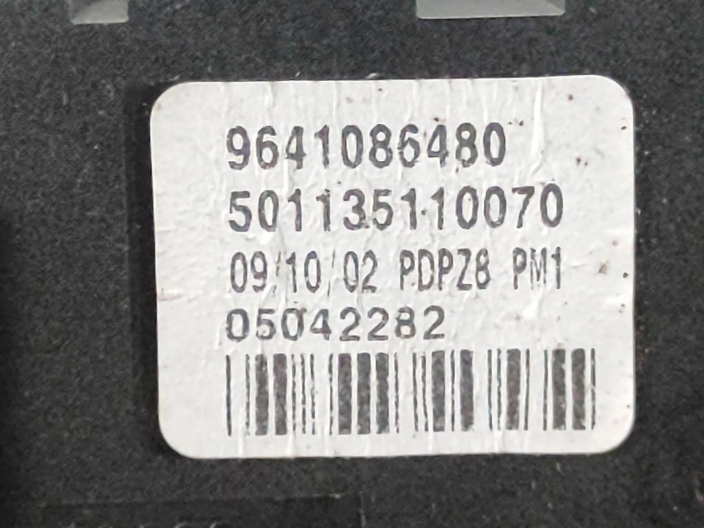 Peugeot 607 2.2i 116kW 2001 Comfort convenience body module 9641086480 