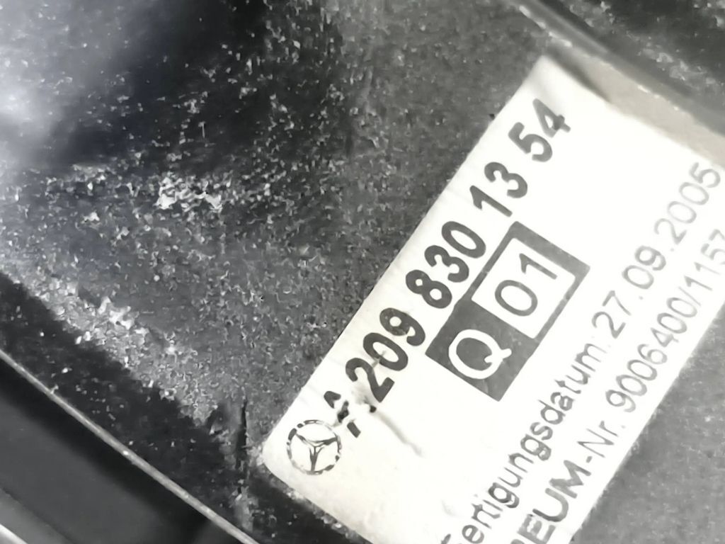 Mercedes-Benz CLK A209 C209 2003 dash center air vent grill A2098301354 