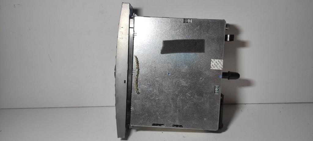 Alfa Romeo 147 1.9JTD 110kW 2004 Innenraum Radio CD Player Einheit 735301823