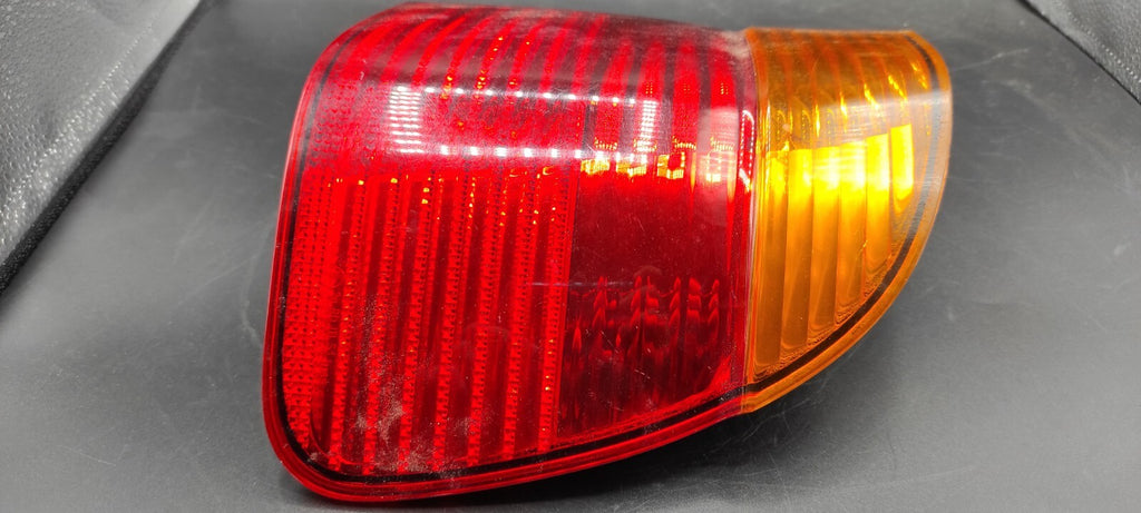 BMW 5 Series E39 Kombi 2001 LHD Rear Right Taillight 6900214