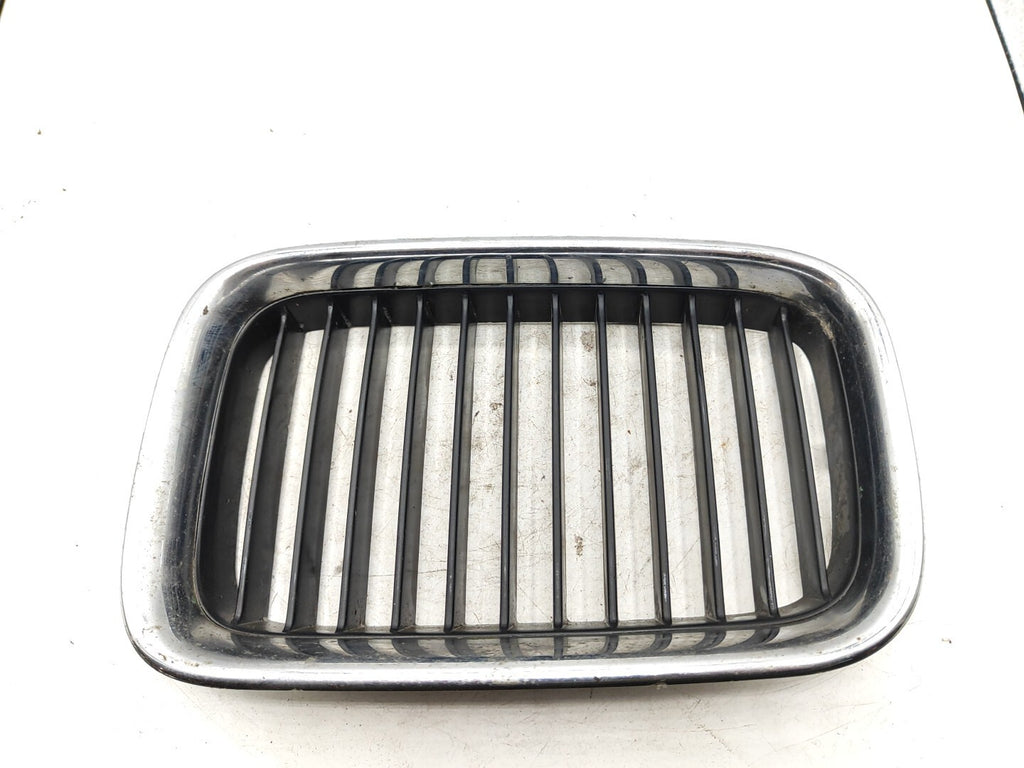 BMW 3 Series E36 Petrol  Front Left Side Bonnet Kidney Grill 8122237