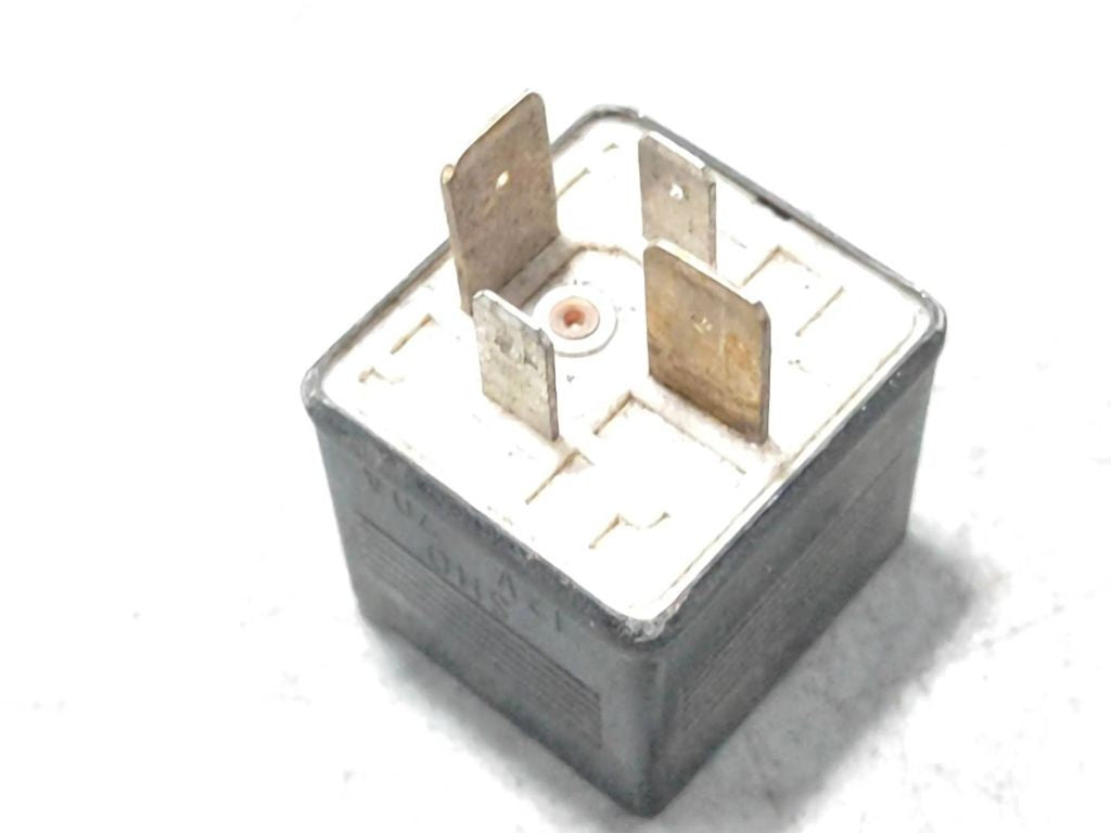 Audi 100 S4 C4 1994 relay 443951253S 