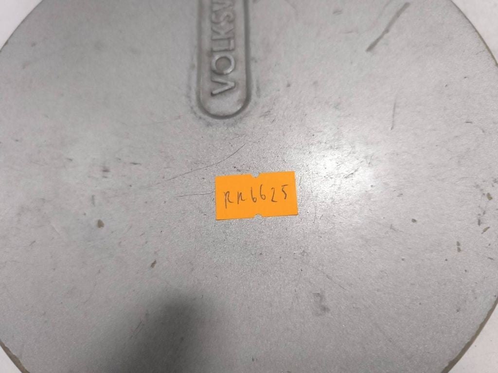 Volkswagen Golf III MK3 1991 wheel cap 357601149A 