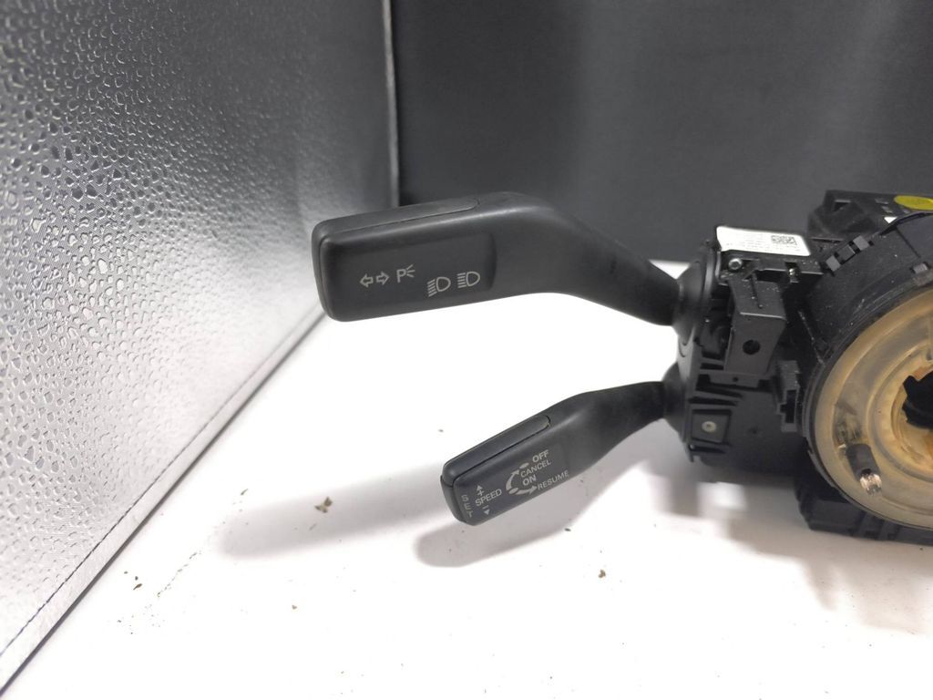 Volkswagen PASSAT B6 2.0 147kW 2006 Wiper turn signal stalk switch 3C9953513B 