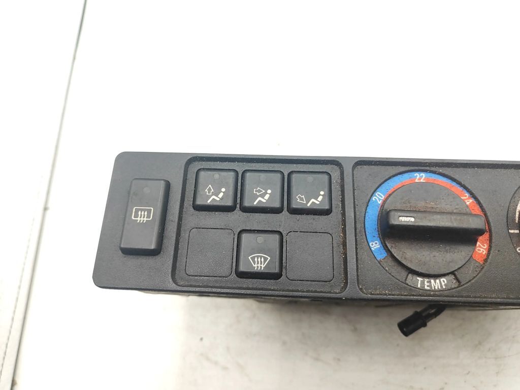 BMW 7 Series E32 1990 Climate control unit module switch 64111388029 