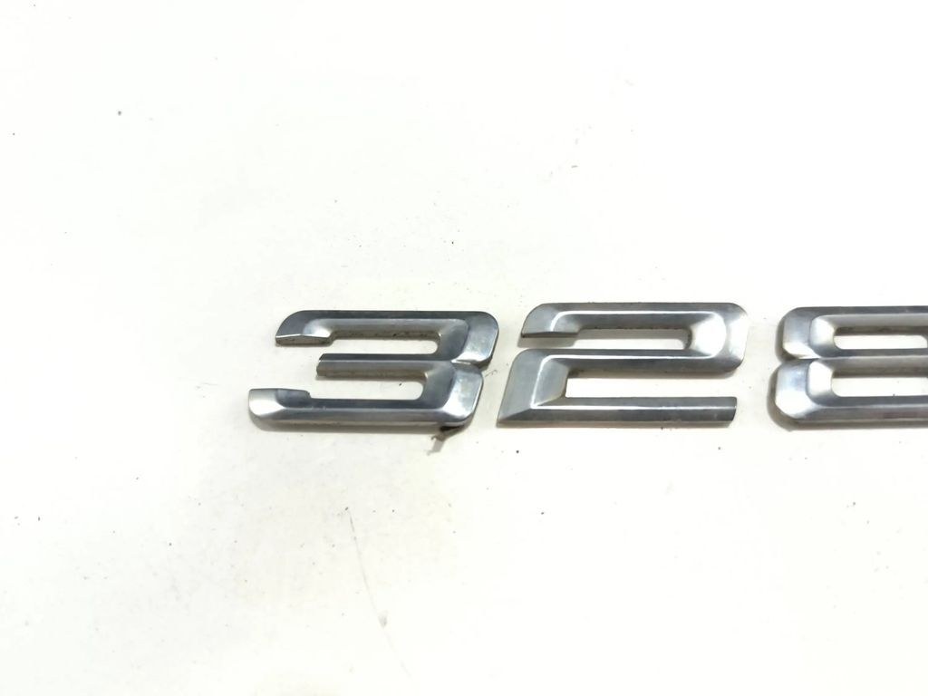 BMW 3 E46 2000 Rear Trunk 328i Manufacturers model badge  