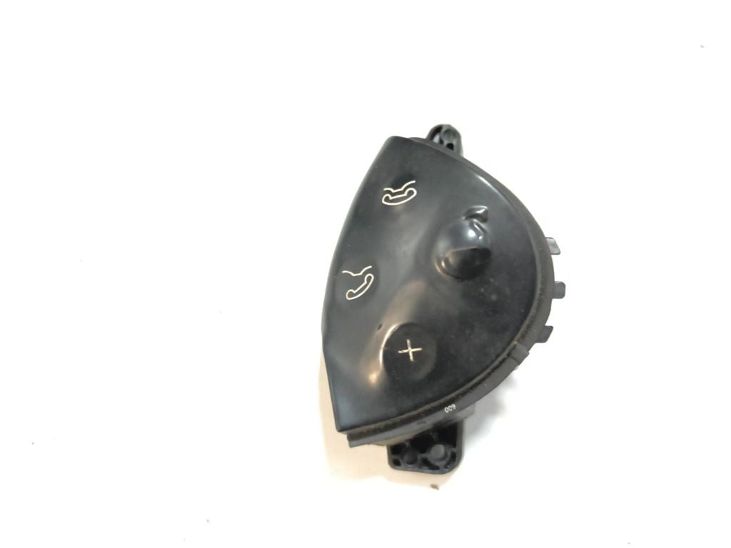 Mercedes-Benz E W211 2003 Steering wheel button A2118206110 