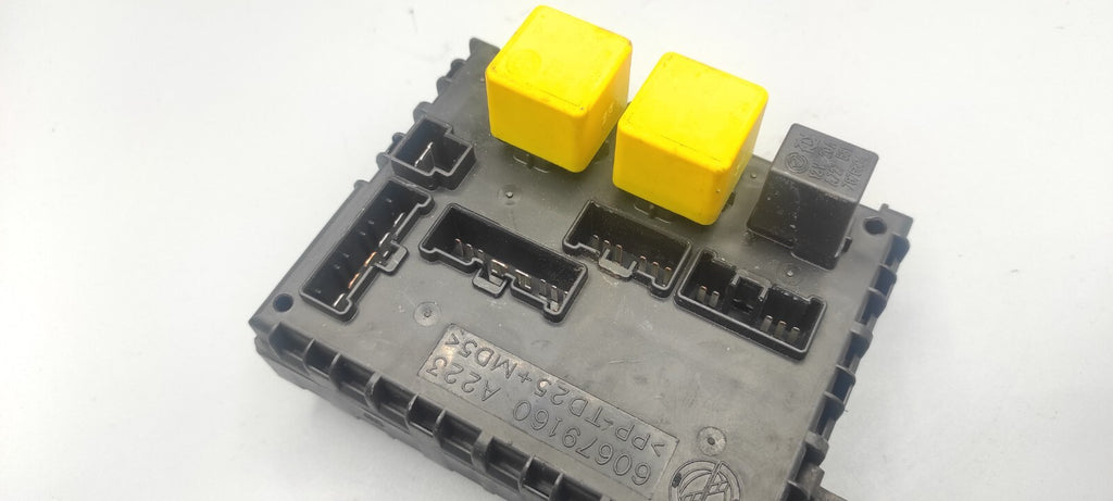 Alfa Romeo 156 2.4JTD 110kW Diesel 2002 Fuse Relay Module Unit 60679160