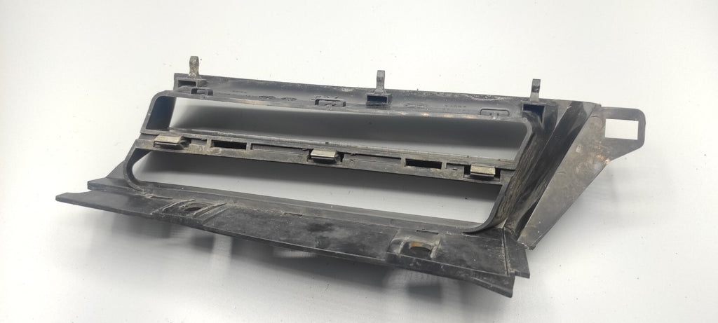 Alfa Romeo 156 SW 2.4JTD 110kW 2002 Front Right Upper Bumper Grill 156017391