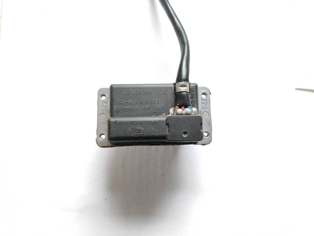 Audi A6 S6 C4 4A 1994 Heater regulator blower fan resistor 4A0820521 