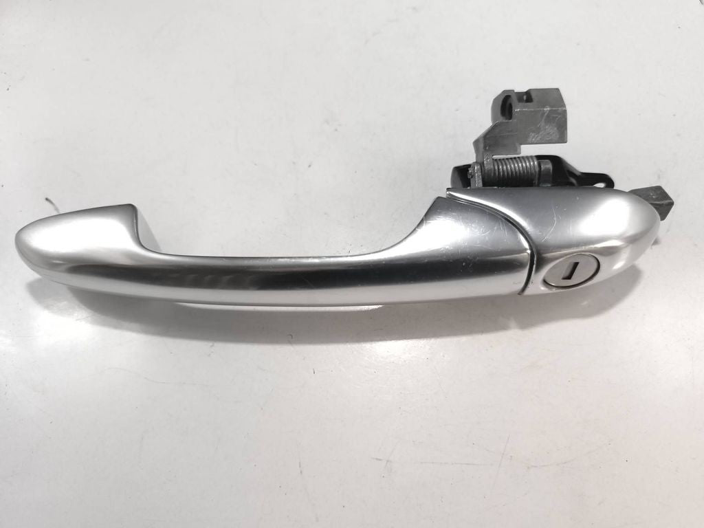 Alfa Romeo 147 1.6TS 88kW 2005 LHD front left door exterior handle 