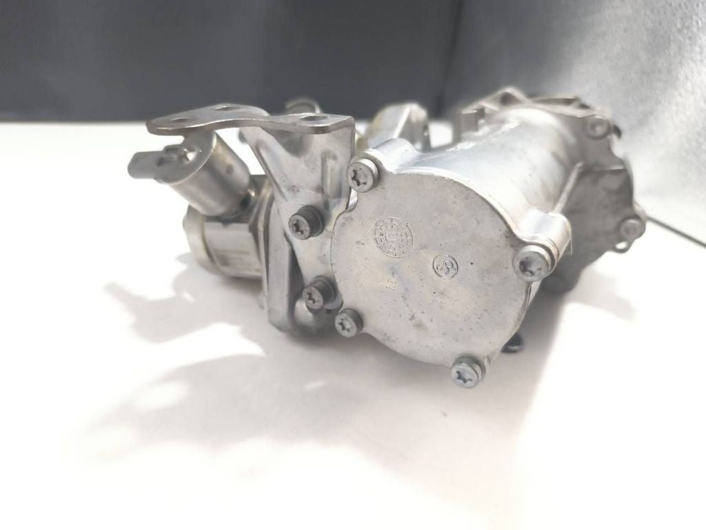 BMW M4 F82 F83 2017 Petrol S55 Vacuum / fuel pump 0261520255 