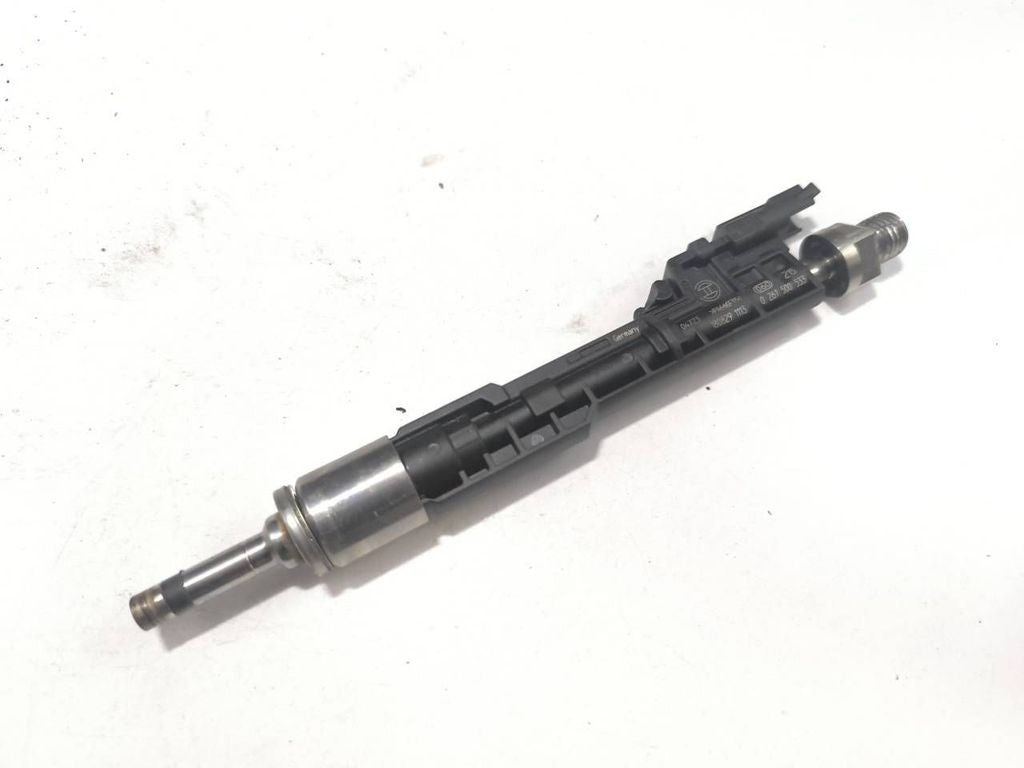 BMW M4 F82 F83 2017 S55 Engine fuel injector 0261500533 