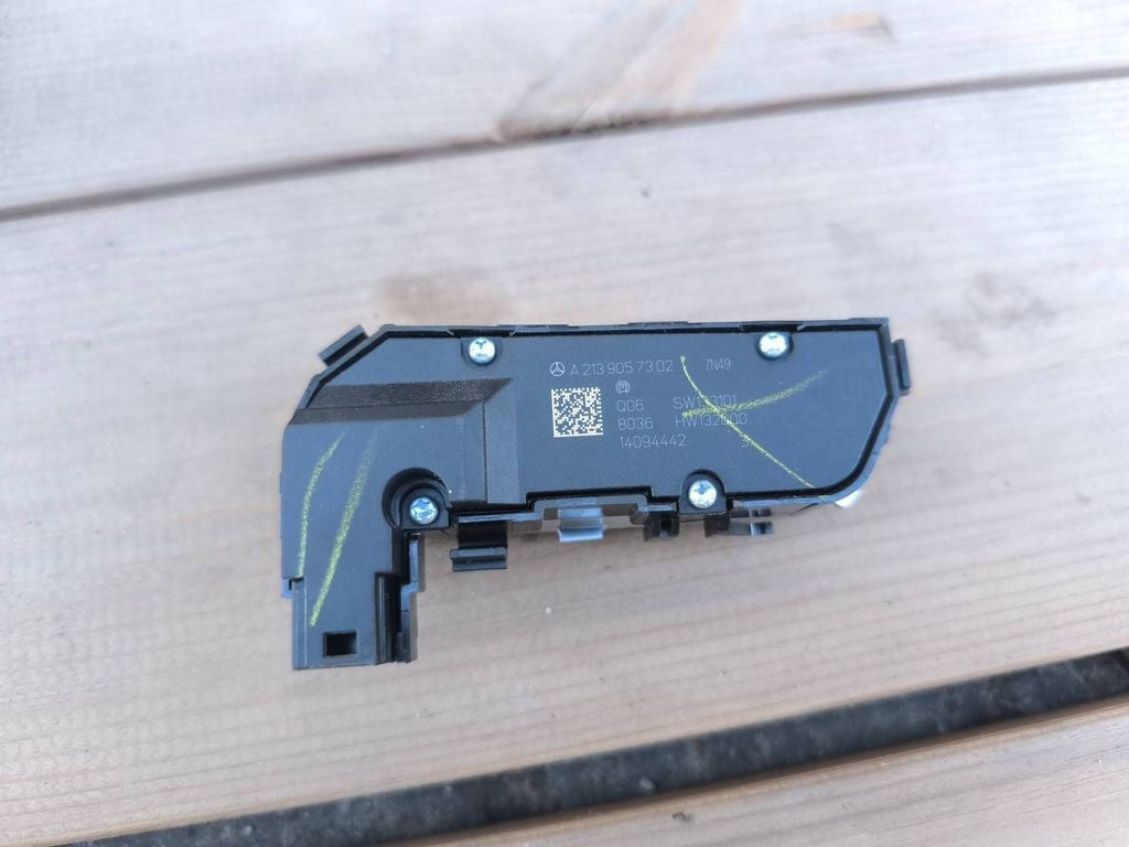 Mercedes-Benz E W213 2017 Front Left Seat heating switch A2139057302 