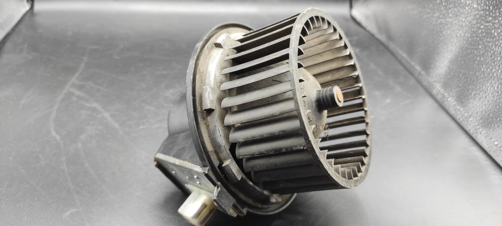 Volkswagen VW Jetta MK2 1984 LHD Interior Heater Fan Blower 881034735 881039324