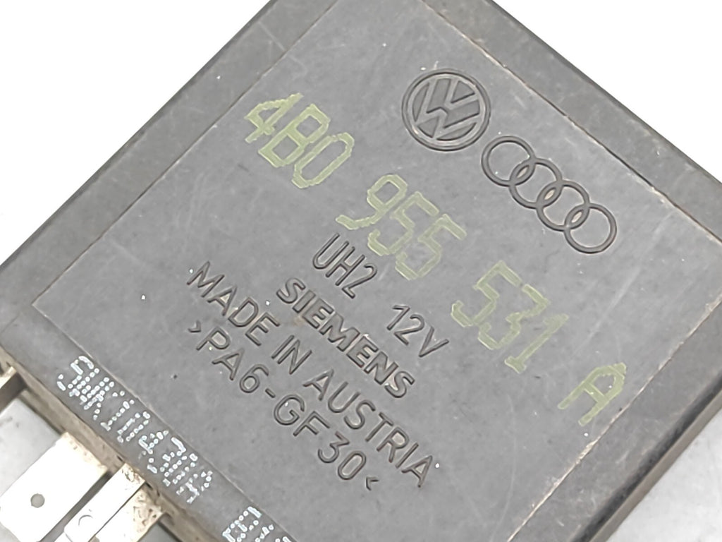 Volkswagen Passat B5 1999 Windshield Wiper Module ECU Relay 4B0955531A