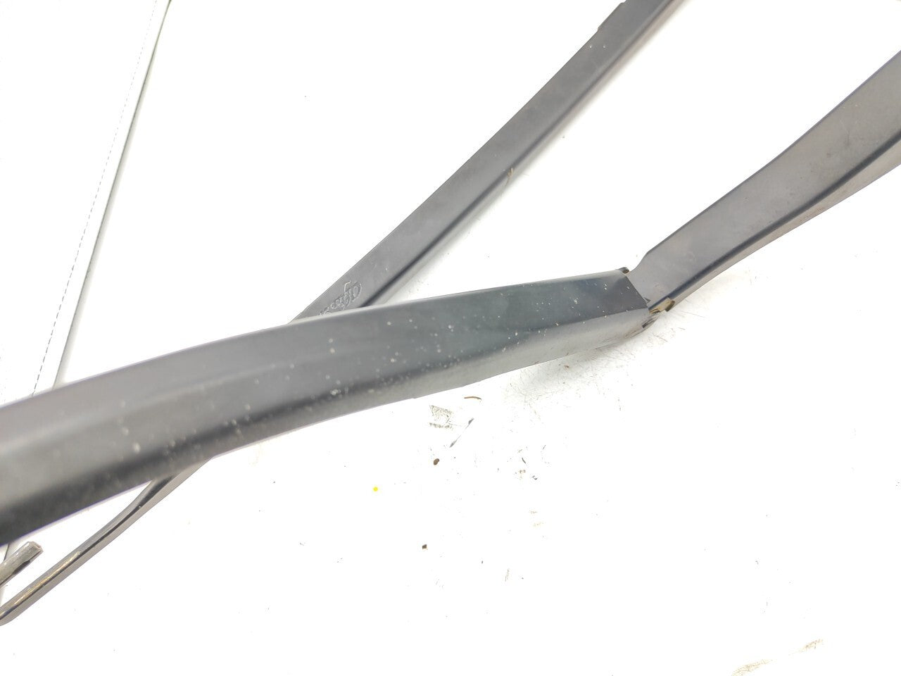 Alfa Romeo GT 2.0JTS 122kW 2005 LHD Windshield Wiper Blade Arm