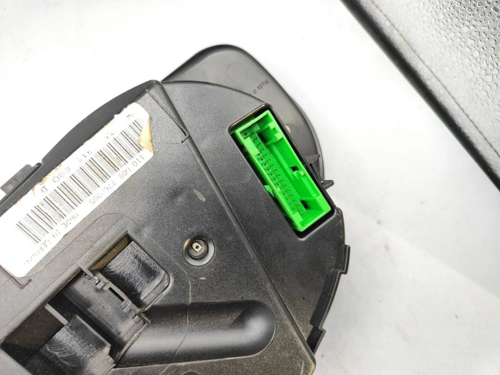 3B0919880D Volkswagen PASSAT B5 1997 speedometer instrument cluster 