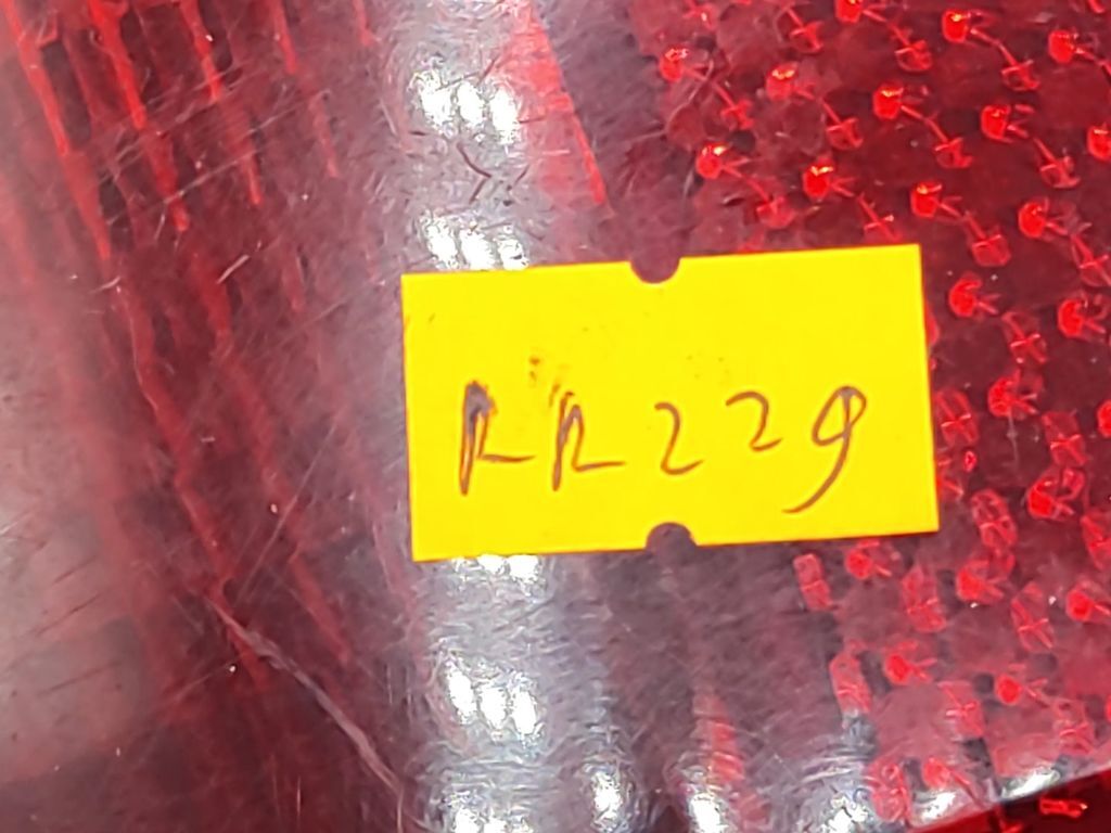 BMW 5 Series E34 1992 rear right side tail light lamp 1384010R 