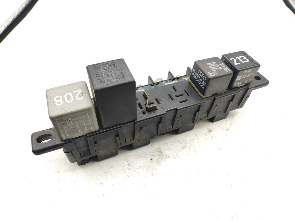 Audi A4 B5 1.6i 74kW Petrol 2001 Fuse Relay Box Unit 4A0941822
