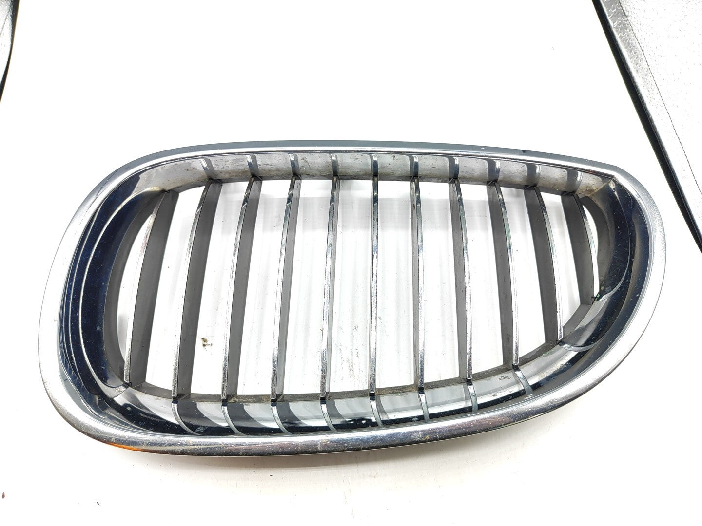 BMW 5 Series E61 530D 170kW 2006 Front Left Grill 7027061 51137027061