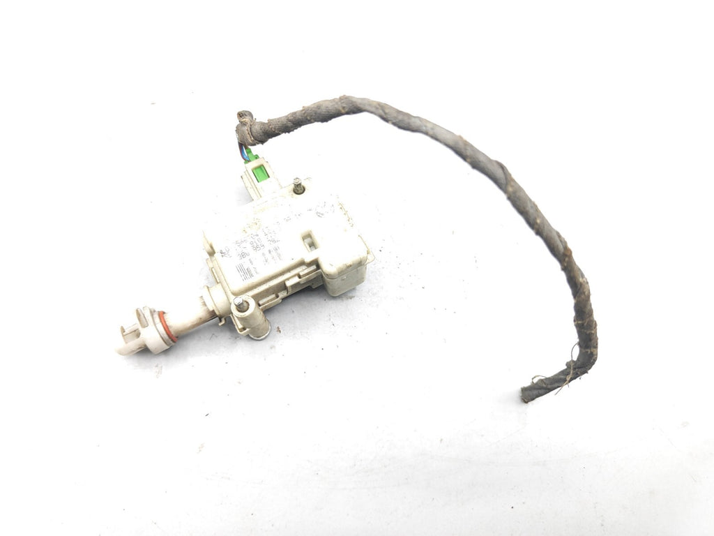Volkswagen Passat B5 1999 Fuel Tank Cap Lock Motor 3B0959782