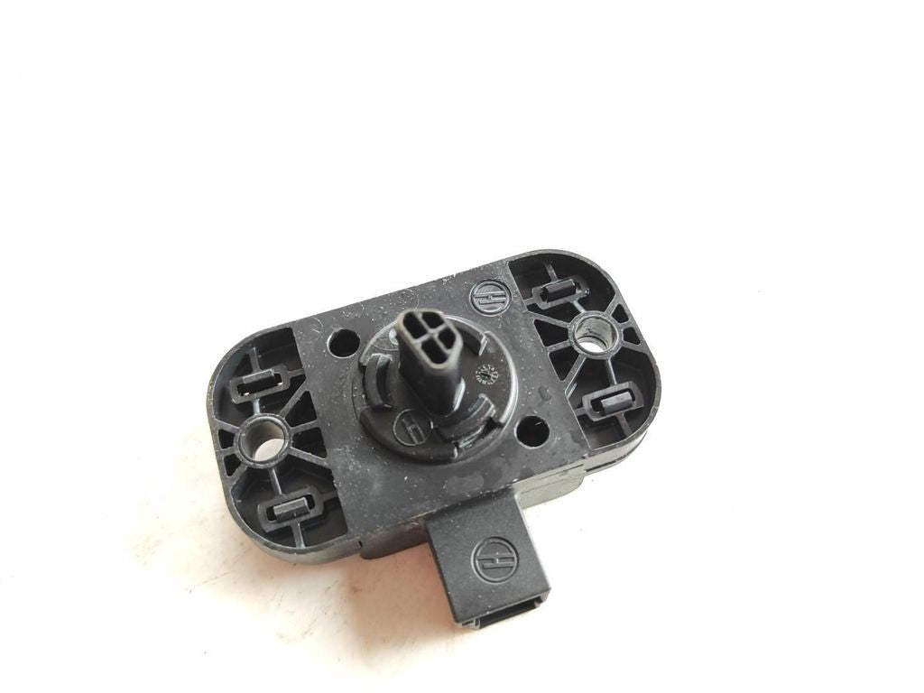 Mercedes-Benz E W212 2015 tailgate trunk boot lift sensor A2049050033 