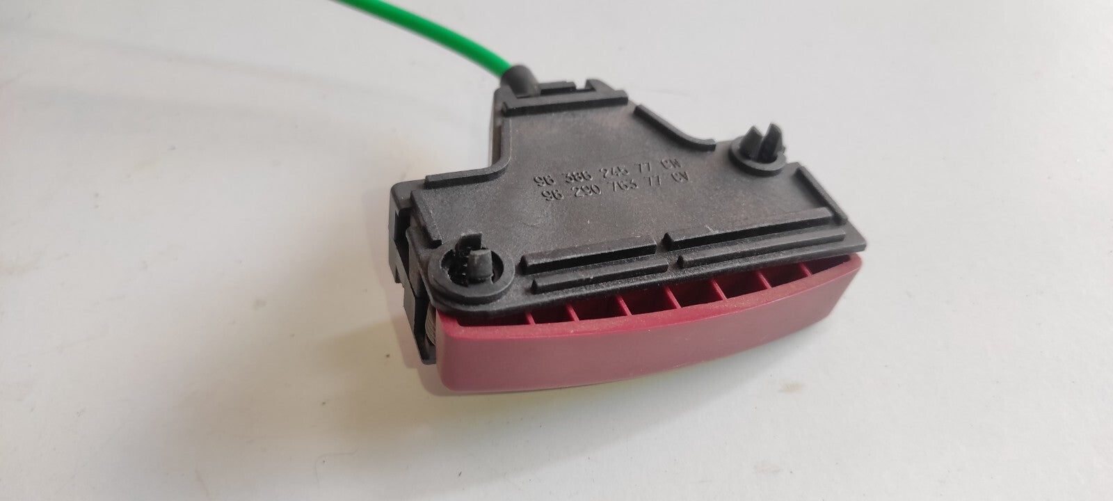 Peugeot 607 3.0i V6 Petrol 2002 Rear Right Seat Lock Latch 9638624577
