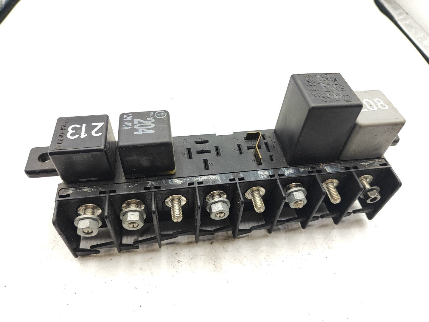 Audi A4 B5 1.6i 74kW Petrol 2001 Fuse Relay Box Unit 4A0941822