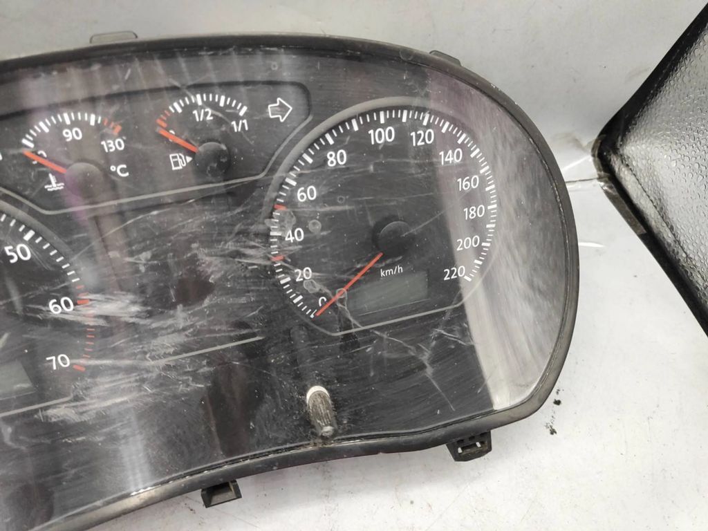 Volkswagen Polo IV 9N3 2007 speedometer instrument cluster 6Q0920803E 