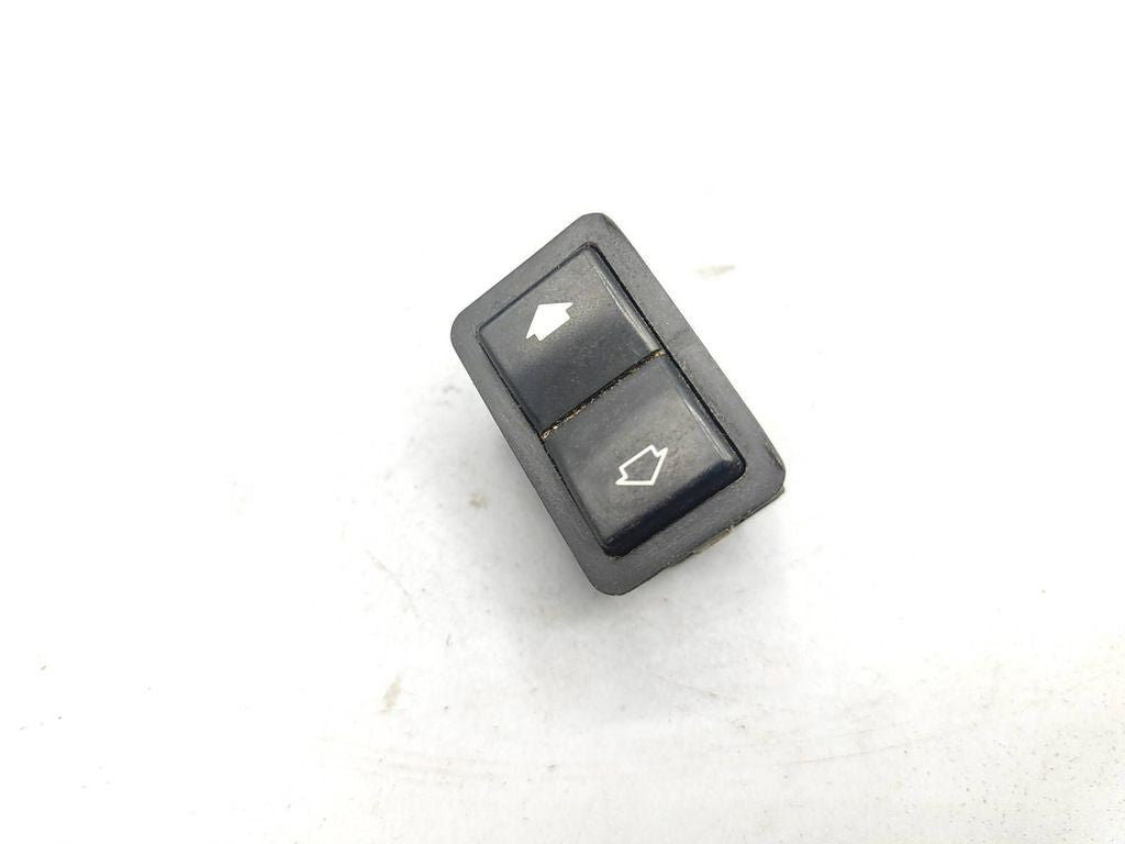BMW 5 E39 1997 Electric window control switch 8368974 