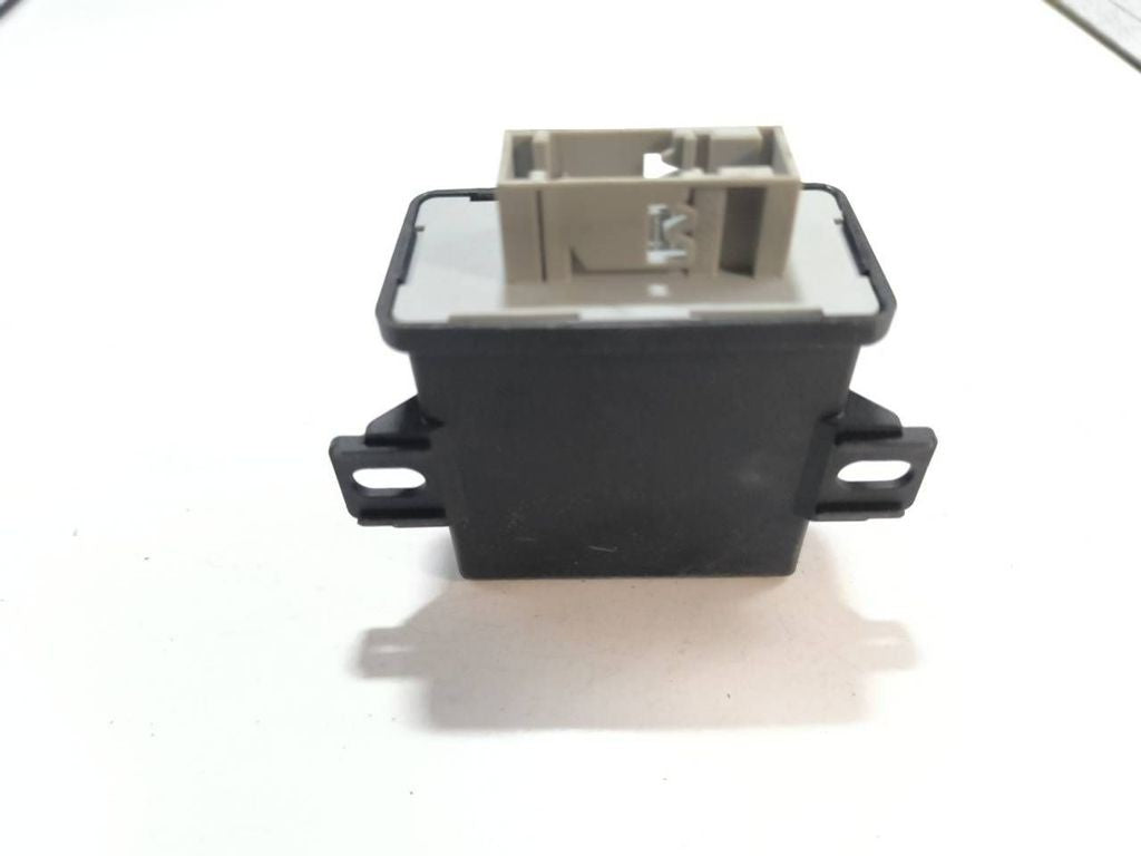 Audi A3 S3 A3 Sportback 8P 2010 Light control module unit LCM 8P0907357F