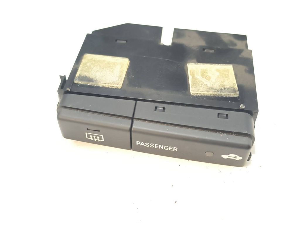 Toyota Avensis T250 2006 Windscreen window heater switch 8479005130 