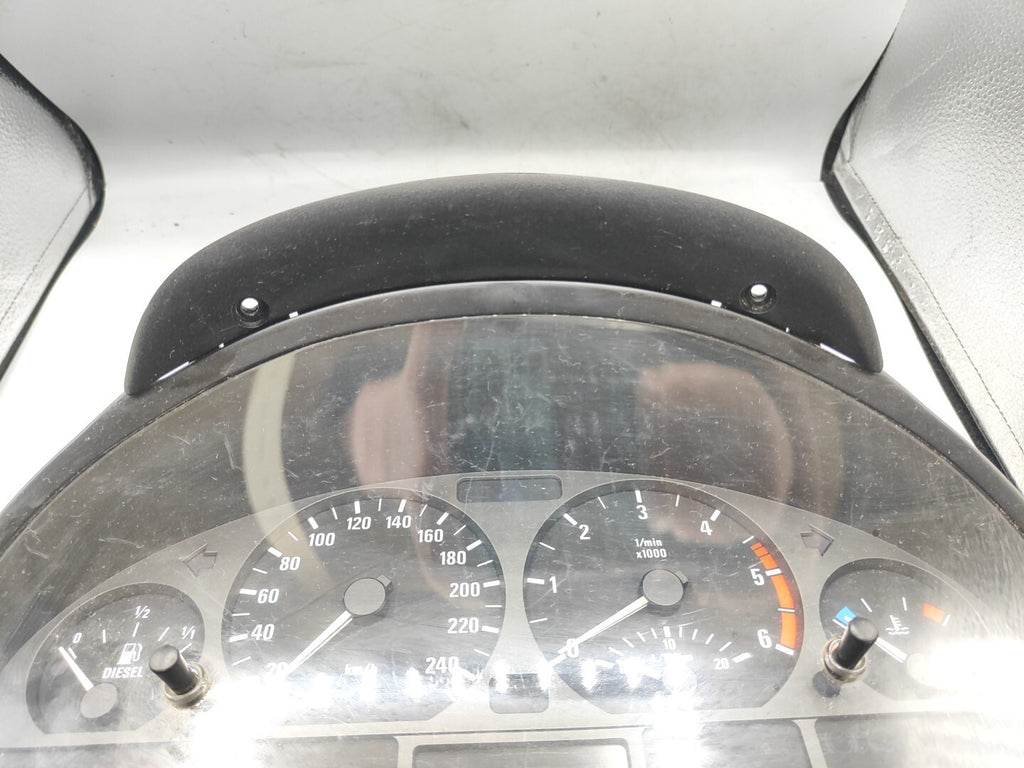 BMW 3 Series E46 320D 2000 LHD Speedometer cluster 62116915239 0263639002
