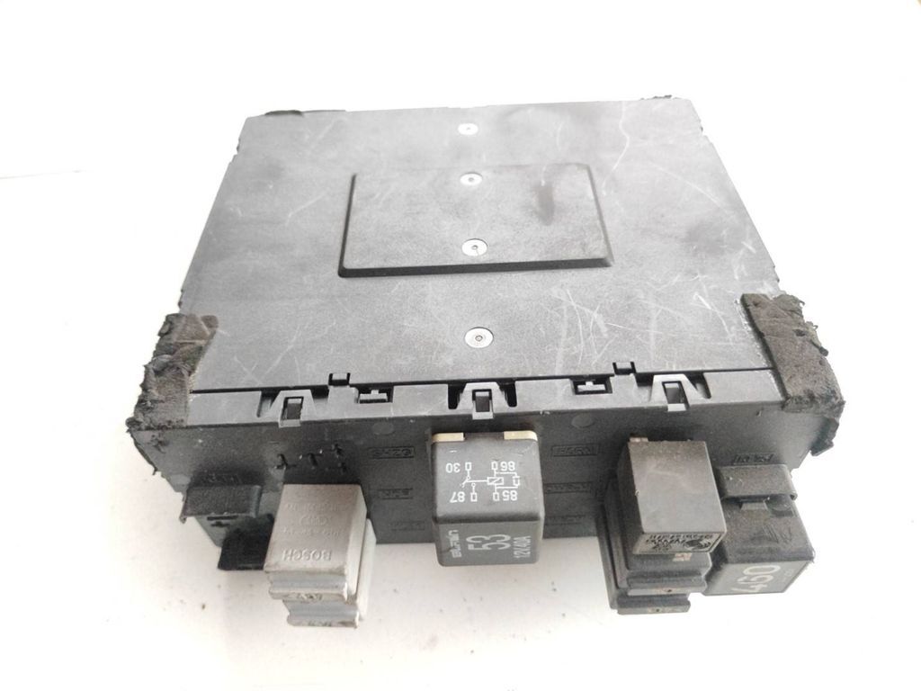 Volkswagen Golf V 2005 Comfort convenience body module 1K0937049J 